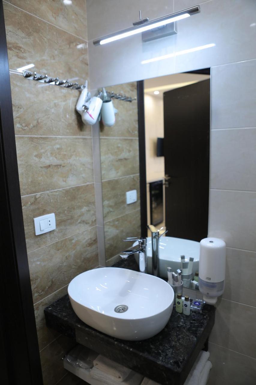 4Room Hotel Erivan Exterior foto